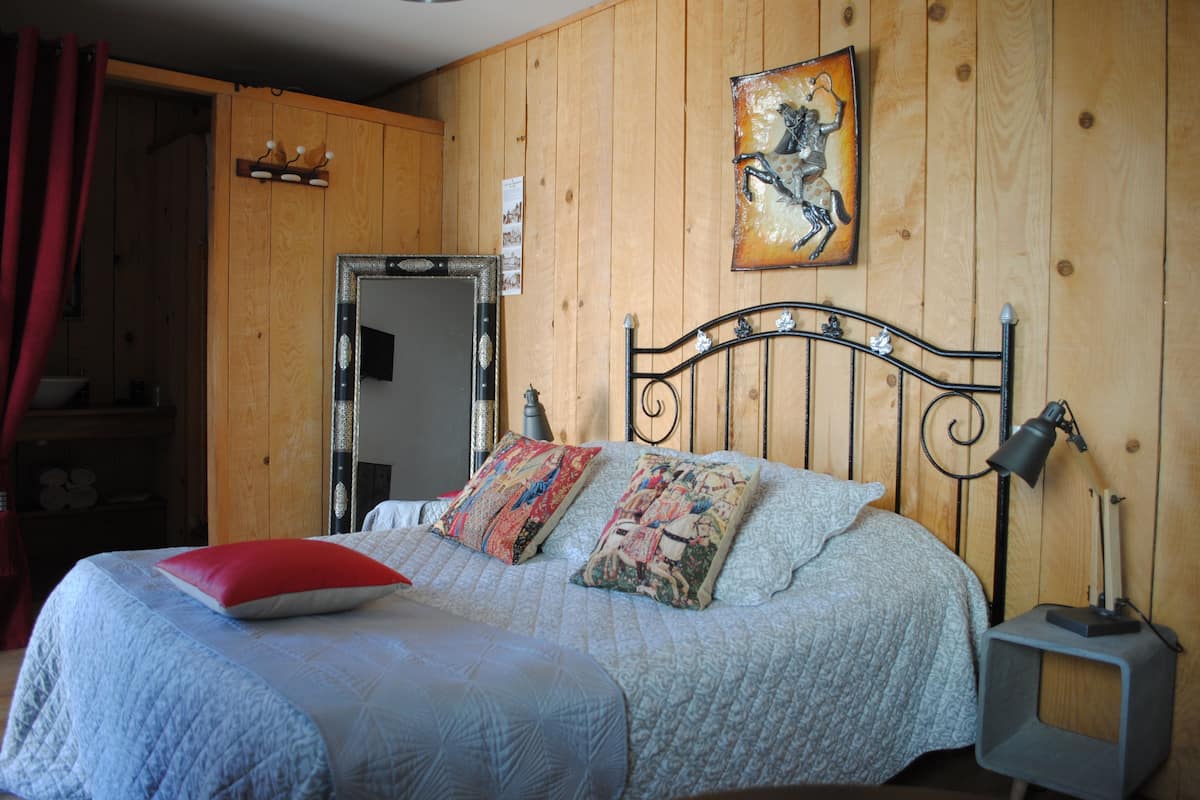 Comfort Room, Non Smoking, Pool Access | In-room safe, individually decorated, individually furnished