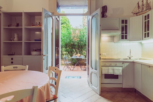 City-Maisonette, 1 Schlafzimmer, Erdgeschoss | Terrasse/Patio