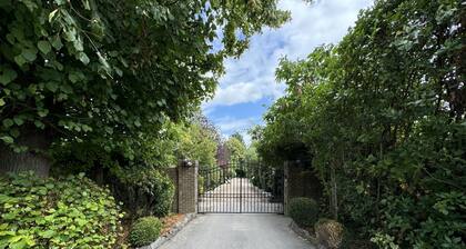 Hookwood Lodge London Gatwick