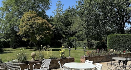 Hookwood Lodge London Gatwick