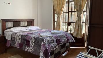 Basic Double Room, 1 Queen Bed