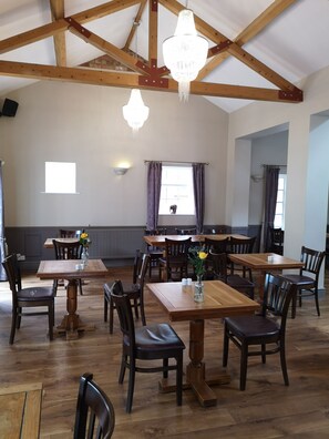 Restaurant - The Cottage Hotel (Nottingham)