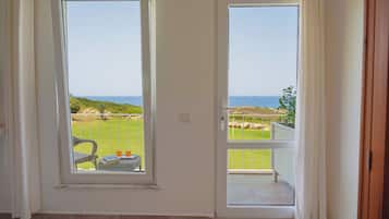 Deluxe Double Room, Balcony, Sea View | Minibar, free WiFi, bed sheets