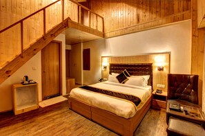 Maharaja Suite (Two Room Duplex )Snow Crest Balcony | Premium bedding, desk, free rollaway beds, free WiFi