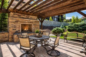 Casa, 2 habitaciones | Restaurante al aire libre