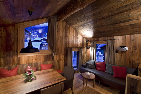 Apartment, 2 Bedrooms | Living area