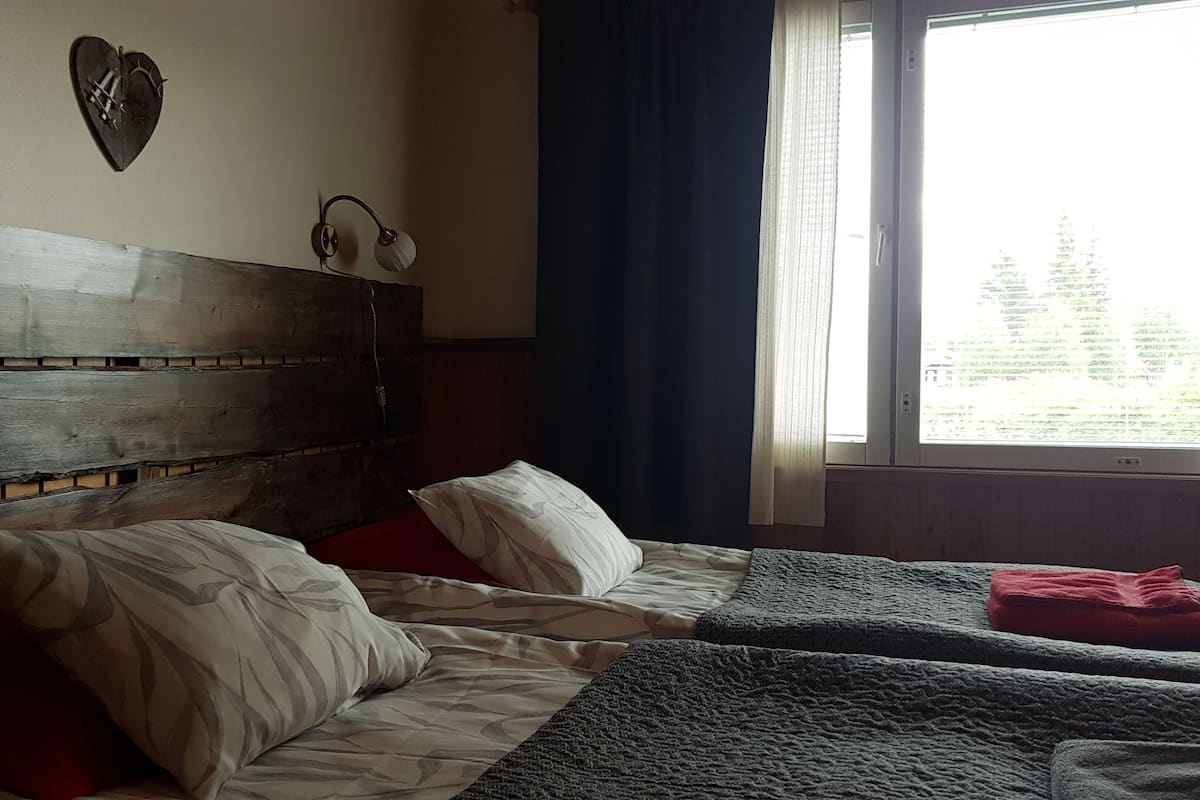 Habitación doble | Escritorio, cortinas opacas, sistema de insonorización