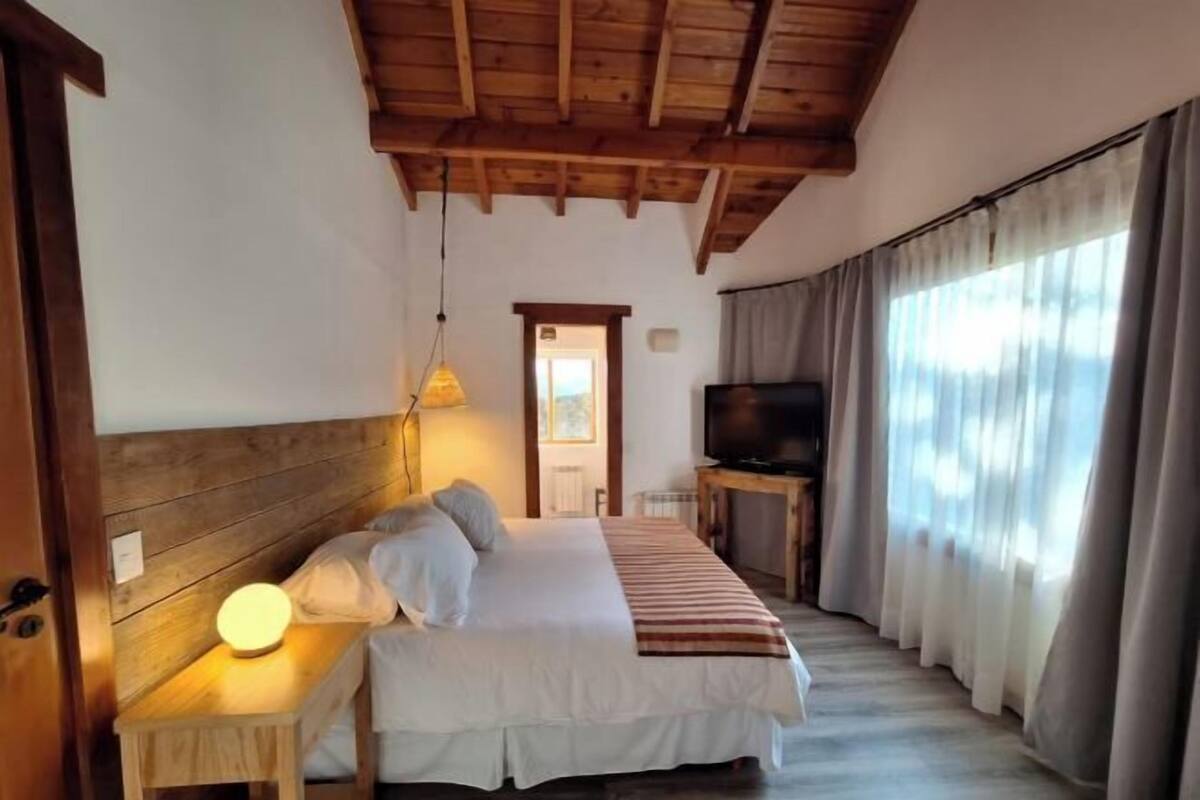 Coffres-forts dans les chambres, bureau, Wi-Fi gratuit, draps fournis