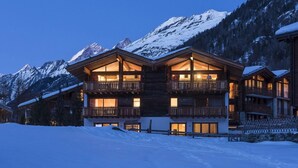 Front of property – evening/night - Chalet Shalimar (Zermatt)