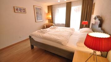 Apartemen, 1 kamar tidur | 1 kamar tidur, kedap suara, dan setrika/meja setrika