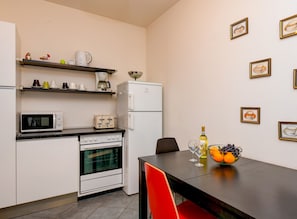 Exclusive Penthouse, 4 Bedrooms, Terrace, Mountain View | Private kitchen