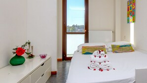 Exclusive Penthouse, 4 Bedrooms, Terrace, Mountain View