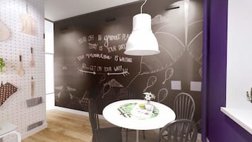 Comfort Apartment, 2 Bedrooms, Hill View, Slope side | In-room dining