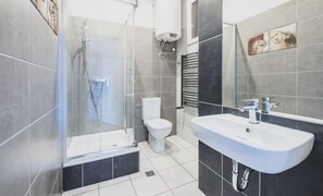 Economy-Doppel- oder -Zweibettzimmer, 1 Schlafzimmer (9B) | Badezimmer