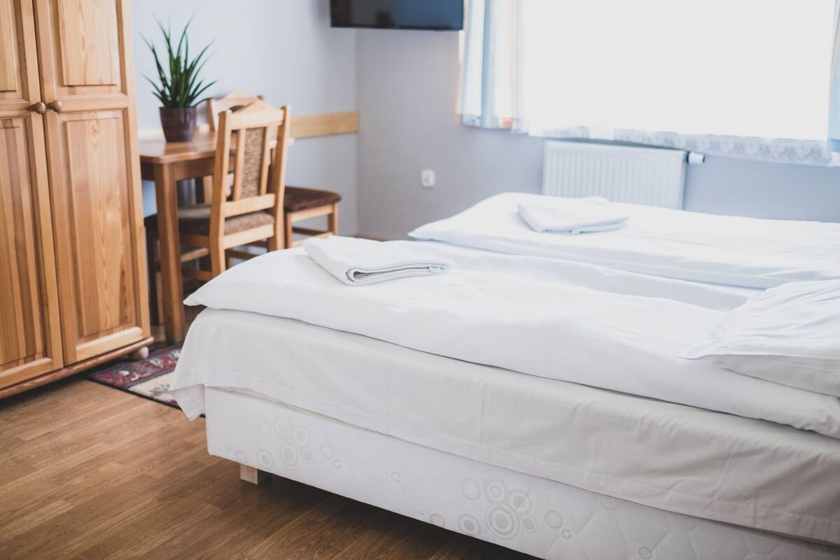 ห้องอีโคโนมีดับเบิลหรือทวิน (8B) | โต๊ะทำงาน, ห้องเก็บเสียง, เตารีด/โต๊ะรีดผ้า, Wi-Fi ฟรี