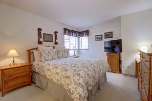 Condo, 2 Bedrooms