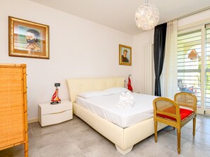 Appartement, 2 slaapkamers | 2 slaapkamers, een strijkplank/strijkijzer, gratis wifi, beddengoed