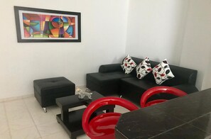 Apartment, 3 Bedrooms | Living area | Flat-screen TV - Hostel Mana (Cali)