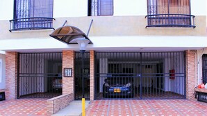 Interior entrance - Hostel Mana (Cali)