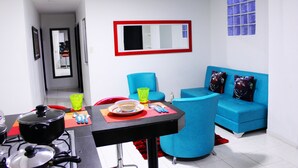 Apartment, 3 Bedrooms | Living area | Flat-screen TV - Hostel Mana (Cali)