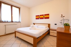 Appartement, 1 slaapkamer, balkon, uitzicht op resort | 1 slaapkamer, een strijkplank/strijkijzer, gratis wifi, beddengoed