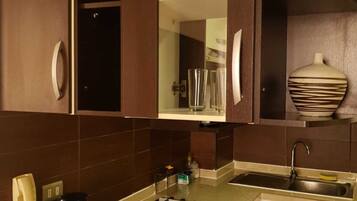 Standard Apartment, 2 Bedrooms, 2 Bathrooms, City View | Private kitchen | Fridge, microwave, oven, stovetop