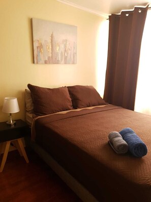 Apartamento standard, 2 quartos, 2 banheiros, vista para a cidade | Roupas de cama premium, edredons de pluma, individualmente decorados