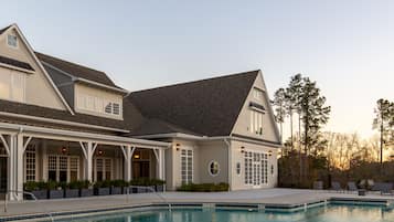 3 utendørsbassenger