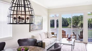 Deluxe Villa, 2 Bedrooms | 2 bedrooms, desk, iron/ironing board, free cribs/infant beds