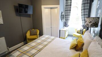 Hochwertige Bettwaren, Verdunkelungsvorhänge, Bügeleisen/Bügelbrett