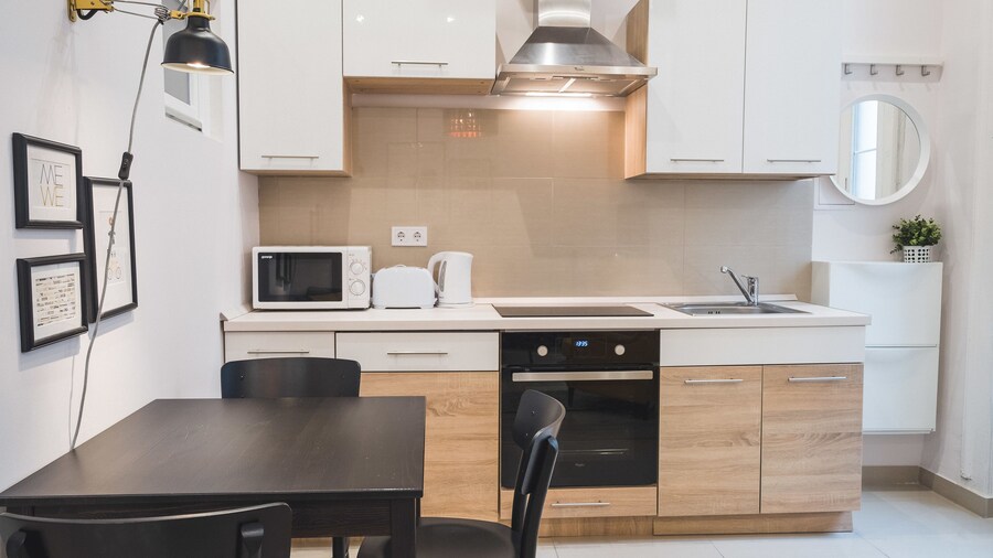 CozyYellowCube Apartment