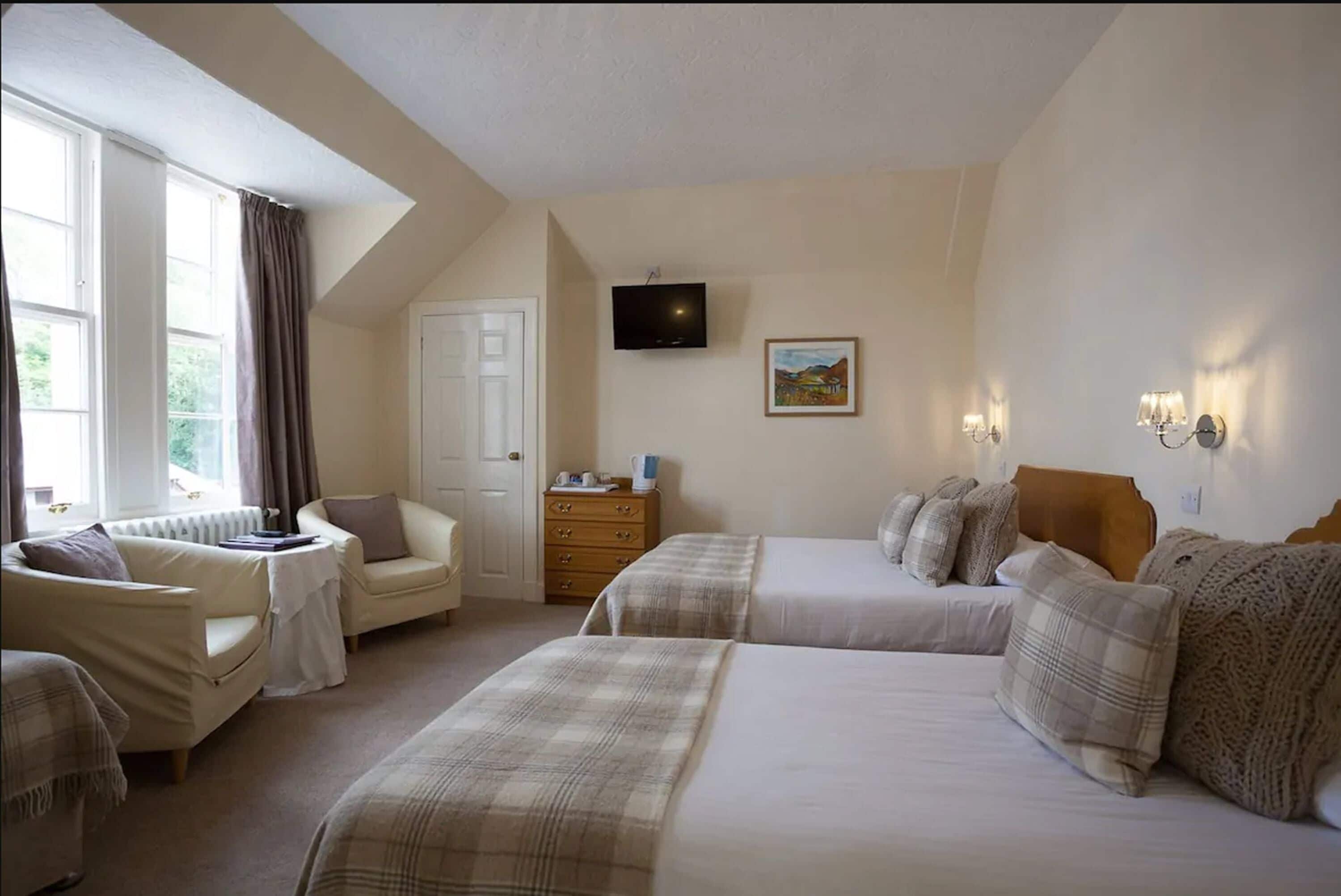 Superior Quadruple Room, Multiple Beds | Hypo-allergenic bedding, individually decorated, individually furnished