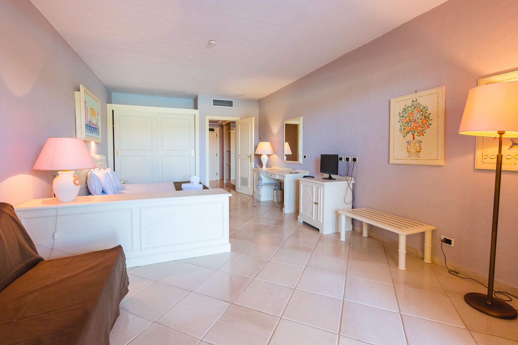 triple room | 1 bedroom, in-room safe, desk, blackout curtains