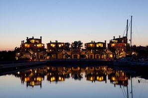 Front of property – evening/night - Argonauti Greenblu Resort (Pisticci)