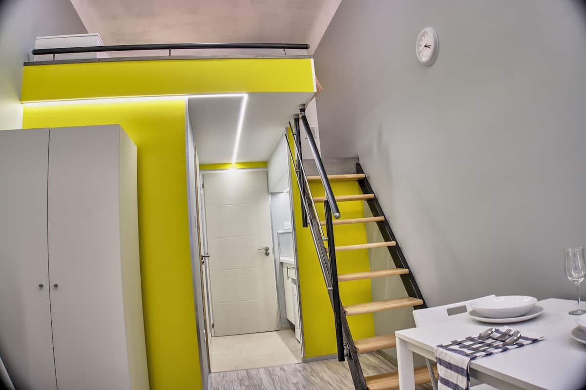 Apartment 2 | Soggiorno | TV a schermo piatto, Netflix