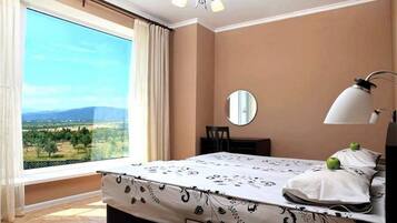 Deluxe Apartment, 1 Bedroom, Smoking, Mountain View | View from room
