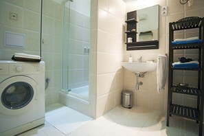 Apartment | Bathroom
