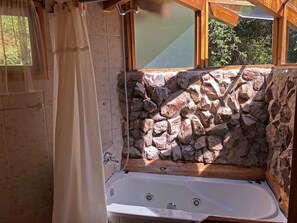 Chalet rustique familial, 2 chambres, baignoire à jets (Orange) | Baignoire à hydromassage