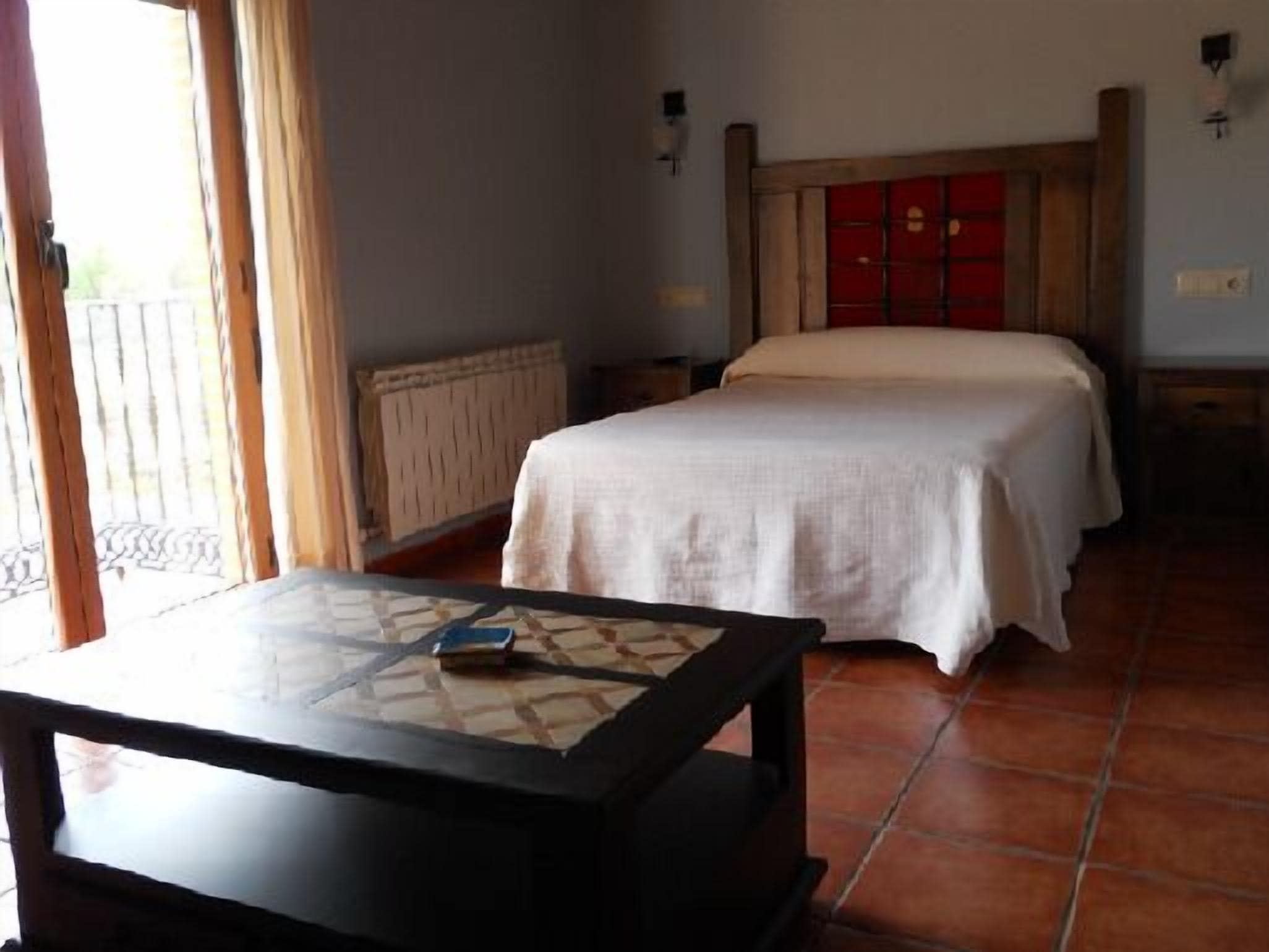 أسرّة أطفال/رضّع وواي فاي مجانًا وملاءات أسرّة