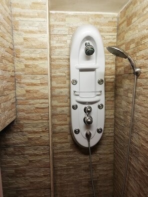 Apartment, 1 Bedroom | Bathroom | Free toiletries, hair dryer, bathrobes, bidet - B&B Simy (Naples)