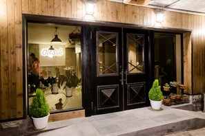 Property entrance - Old Side Boutique Hotel (Tbilisi)
