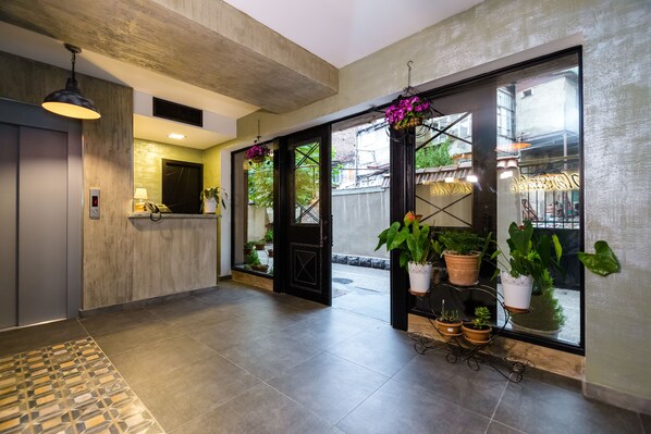 Interior entrance - Old Side Boutique Hotel (Tbilisi)