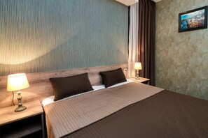 Premium bedding, minibar, in-room safe, desk - Old Side Boutique Hotel (Tbilisi)