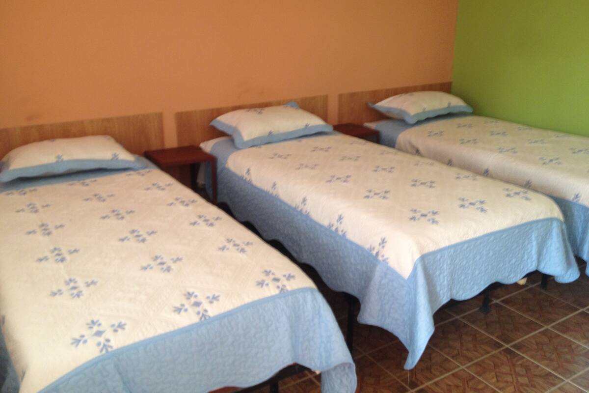 Dortoir Partagé, salle de bains commune (Price per bed)