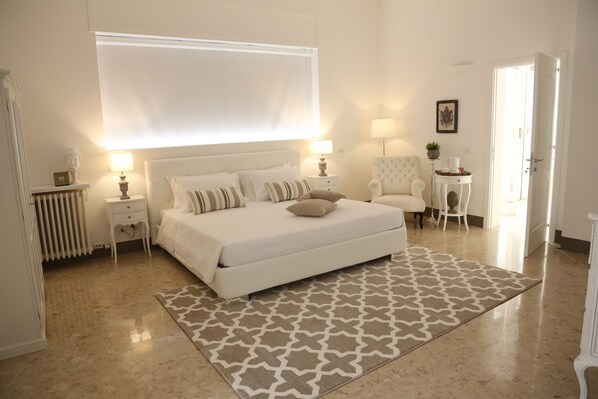 غرفة سوبيريور - بشرفة | مكواة/لوح كي وواي فاي مجانًا