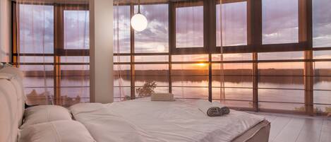 Comfort Apartment, 2 Bedrooms, River View