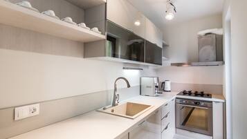 Comfort Apartment, 2 Bedrooms, River View | Private kitchen | Fridge, microwave, oven, espresso maker