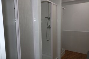 Ducha del cuarto de baño