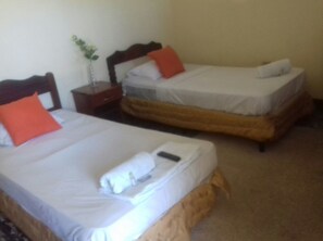 客房內保險箱、免費無線上網、床單