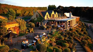 Point of interest - Ted's Cottage near Little Oneroa Beach (Waiheke Island)